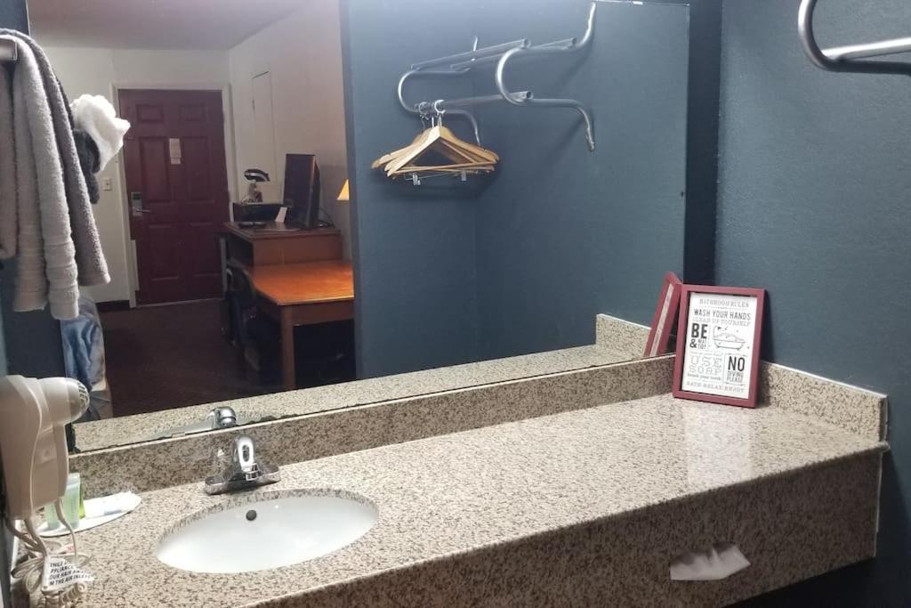 Osu 2 Queen Beds Hotel Room 230 Wi-Fi ستيلووتر المظهر الخارجي الصورة