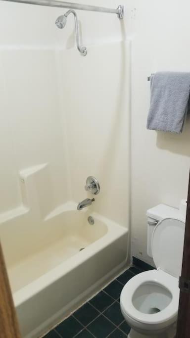 Osu 2 Queen Beds Hotel Room 230 Wi-Fi ستيلووتر المظهر الخارجي الصورة